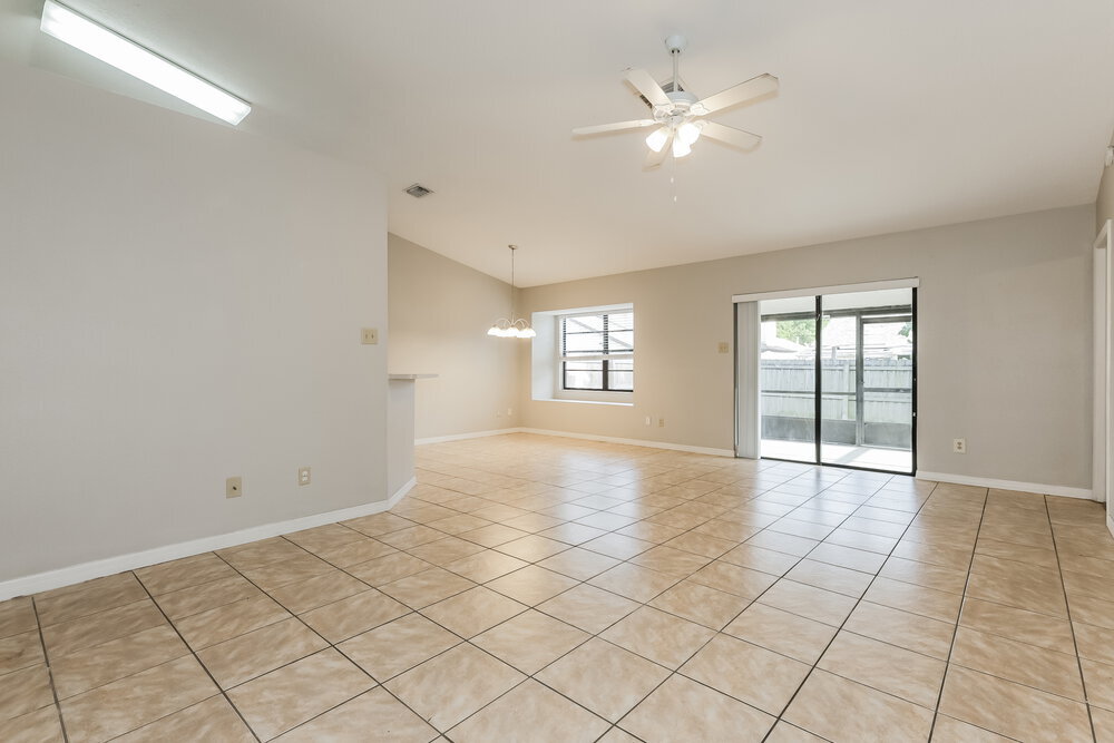 Building Photo - 1440 Tiverton Dr