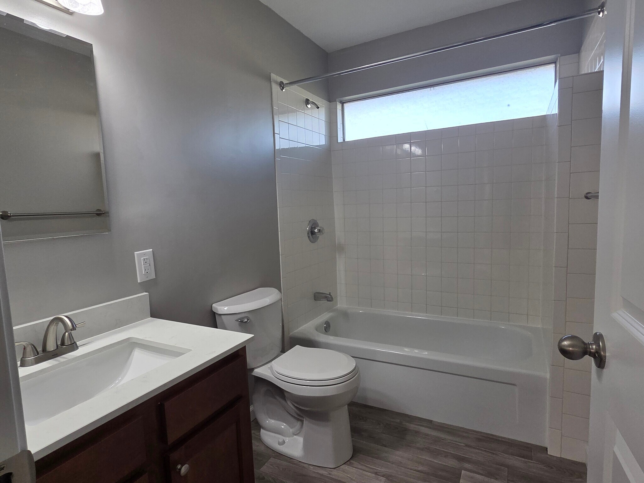 Building Photo - 5526 Humbert Rd