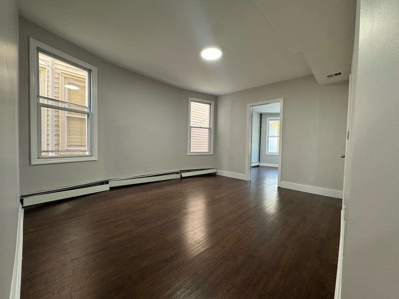 Building Photo - 181 Wegman Pky