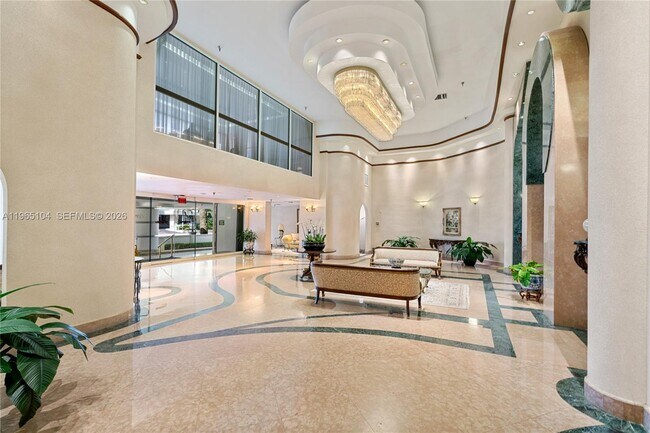 Building Photo - 5757 Collins Ave