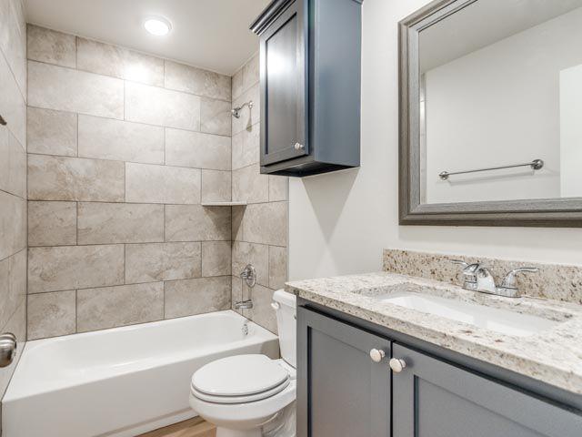 Building Photo - 1702 Highland Loop