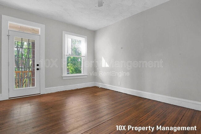 Building Photo - 382 Carpenter St