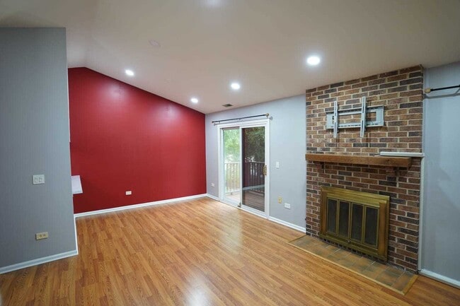 Building Photo - 361 Farnsworth Ct