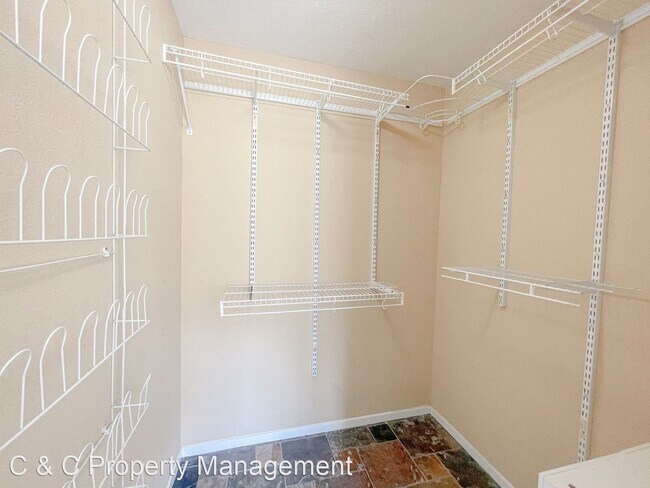 Building Photo - 3 br, 2.5 bath House - 18038 Stonehaven Drive