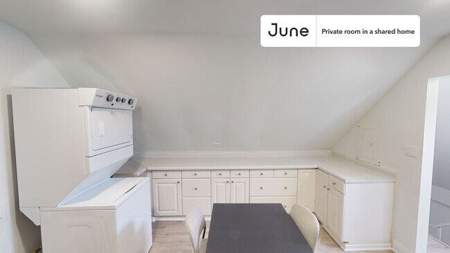 Building Photo - Room in Shared 4 bed/2 bath home