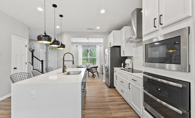 Building Photo - 163 Steeples Blvd