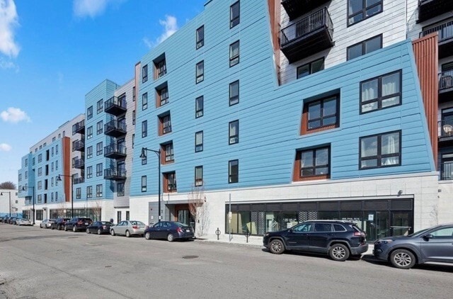 Building Photo - 301 Border St