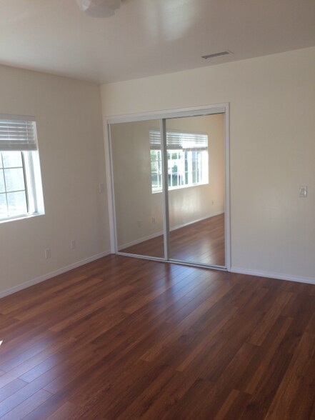 Building Photo - 5702 Carlton Way