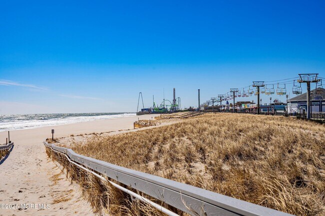 Building Photo - 132 Sampson Ave