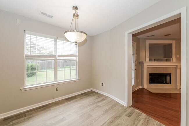 Building Photo - 11667 Millwind Dr