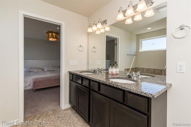 Building Photo - 124 Oakland Crest Dr