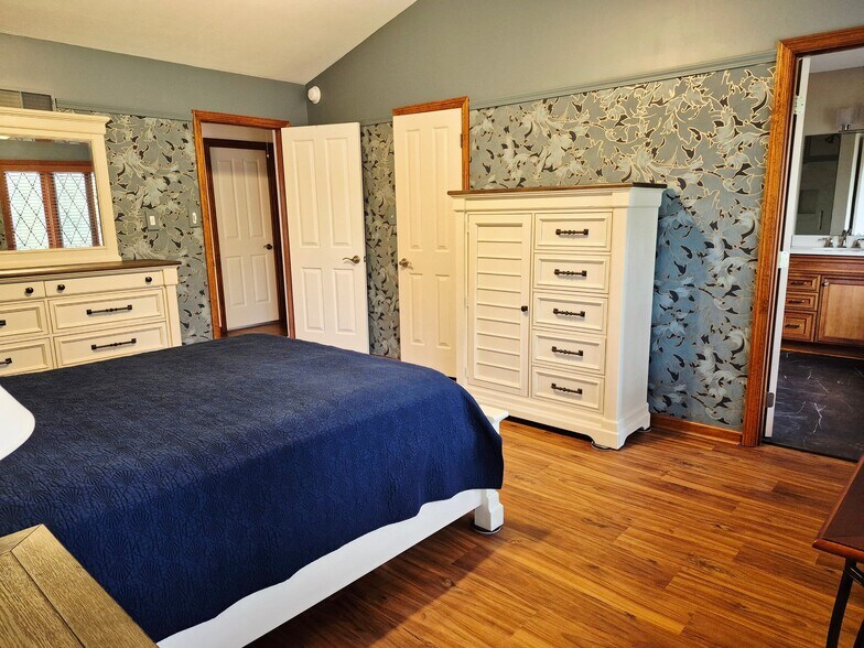 Building Photo - 1589 Stone Mansion Dr