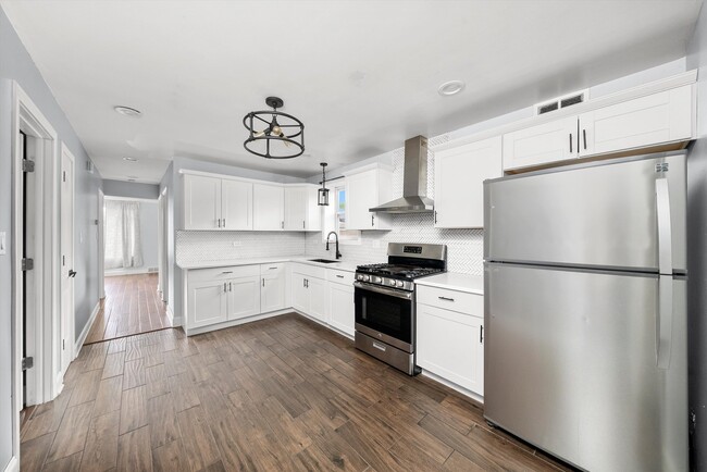 Building Photo - 4223 W 82nd St