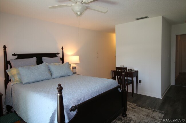 Building Photo - 11287 W Bayshore Dr