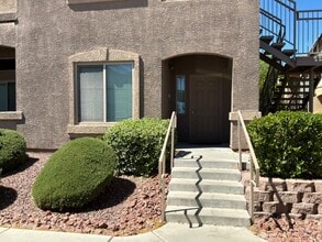 Building Photo - Condo 2 bedroom 2 bathroom Gated Entrance