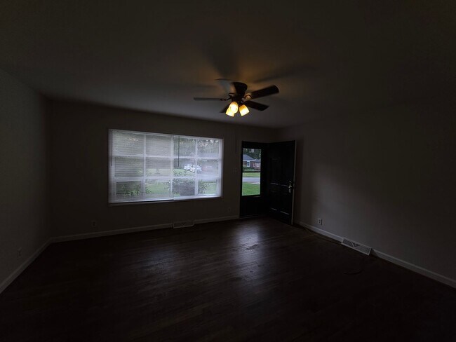 Building Photo - BH-beal3721