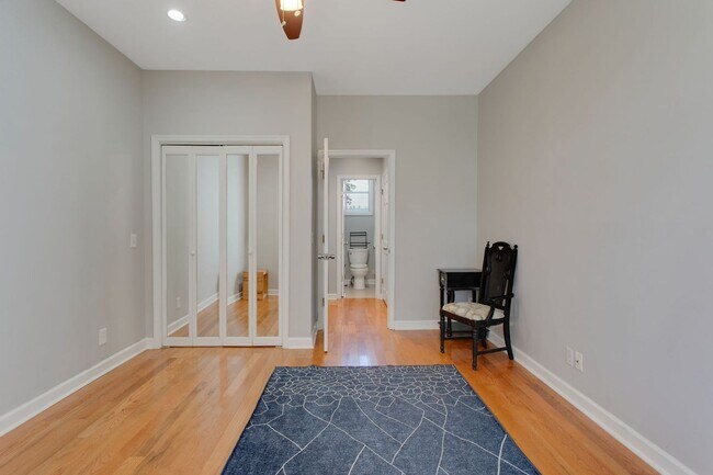 Building Photo - Charming 2 Bed 2 Bath Home on Historic Rus...