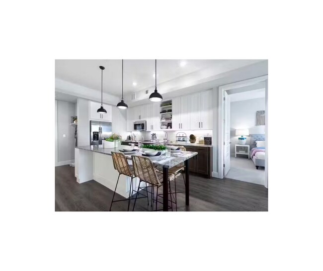Building Photo - AMLI Lakeline|Posted 11/3/24