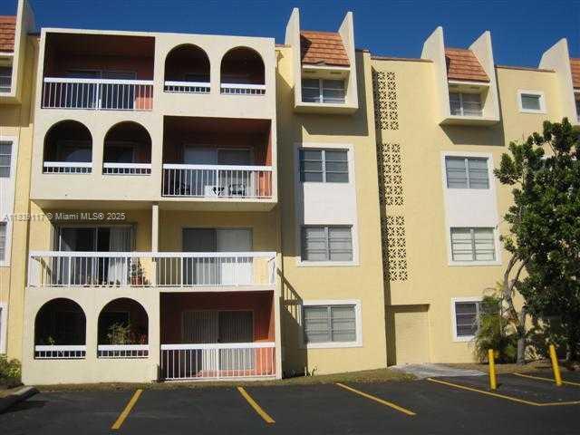 Primary Photo - 7865 Camino Real