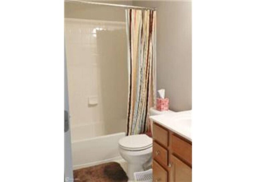 2nd Bathroom - 42519 Highgate Ter