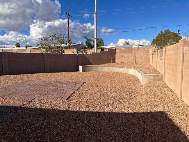 Building Photo - 6183 S Water Fountain Dr