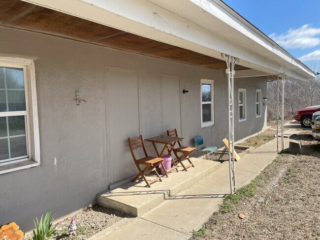 Building Photo - 2379 Locust Road, Unit Apt. #3