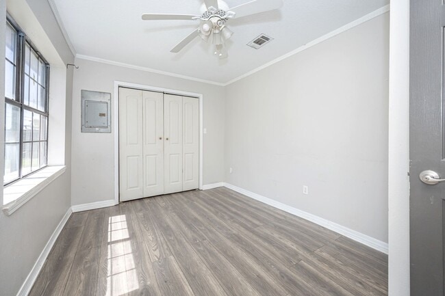 Building Photo - Charming 4-Bedroom, 2-Bath Home in a Prime Location