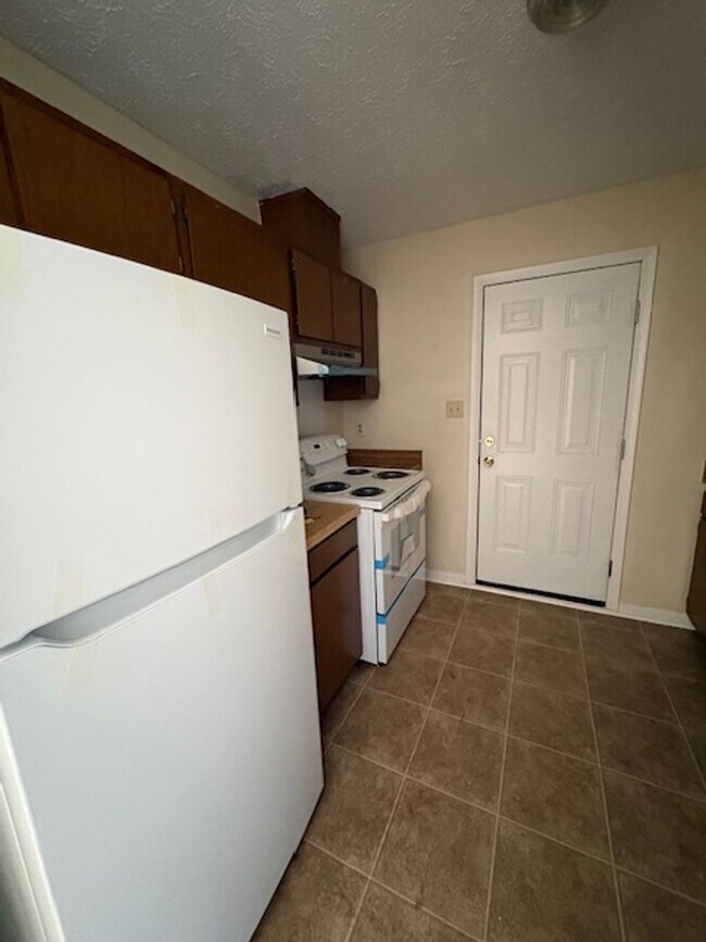 Building Photo - 3820 John Marshall Rd