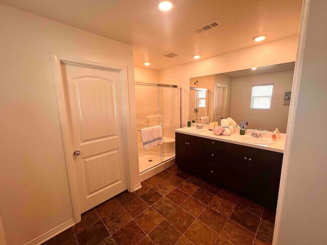 Building Photo - 3062 Flagstaff Dr