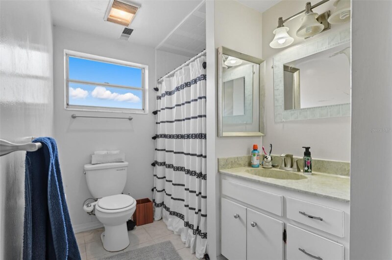 Building Photo - 7923 Woodvine Cir