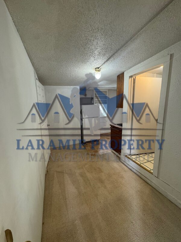 Building Photo - 614 S 5th St