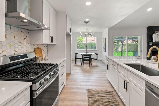 Building Photo - 10603 Cooper Hill Dr