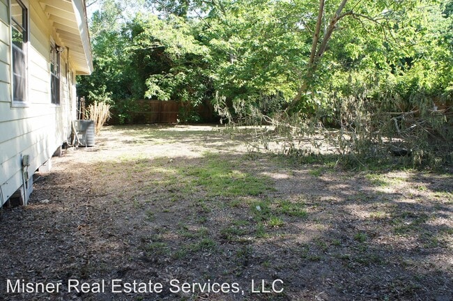 Building Photo - 3 br, 1 bath House - 413 NE 44th Street