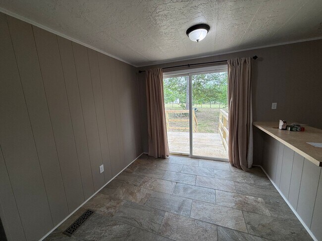 Building Photo - For Rent Advance