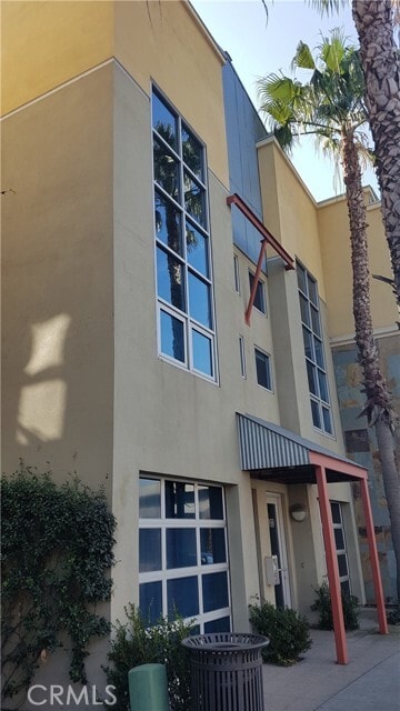Building Photo - 912 E Santa Ana Blvd