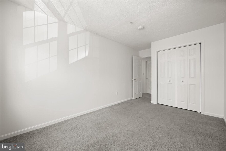 Building Photo - 8834 Goose Landing Cir