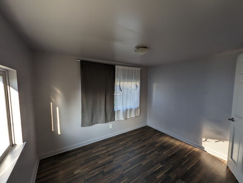 Building Photo - 615 Bridges Ave S