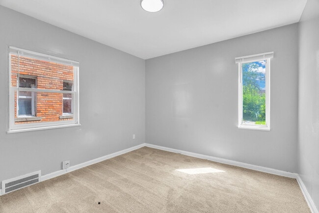 Building Photo - 10644 Stratman St