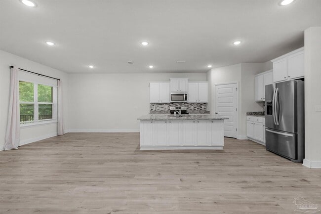 Building Photo - 7814 Burnside Lp