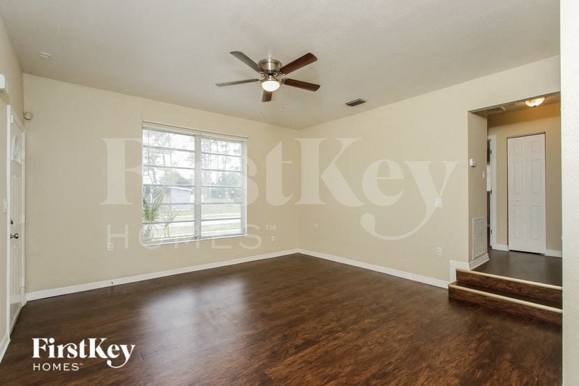 Building Photo - 22363 Catherine Ave