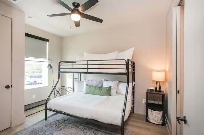 Building Photo - 1090 Haysboro Ave