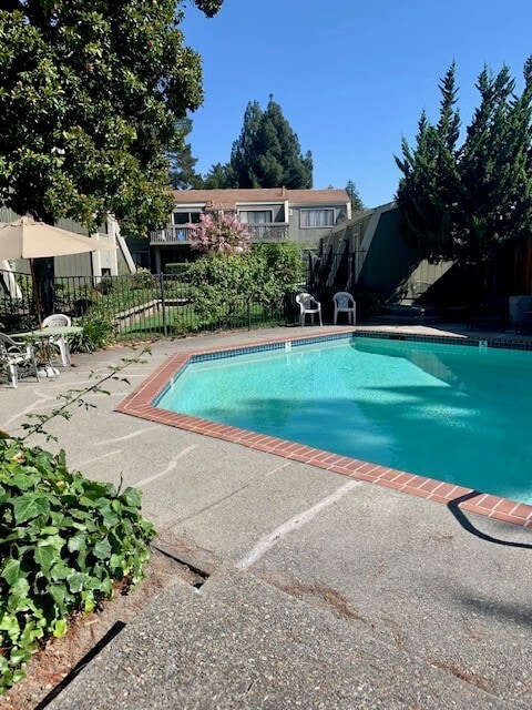 Building Photo - 1591 Alvarado Ave