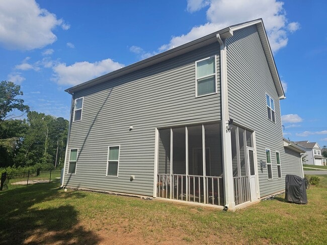 Building Photo - 514 Lionheart Ln