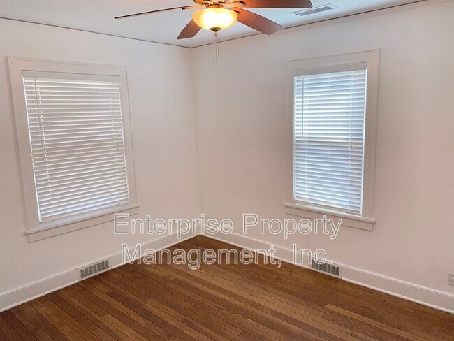 Building Photo - 451 S Reese St