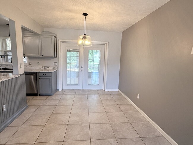 Building Photo - 2 Bedroom & 2Bathroom in Spring Lake