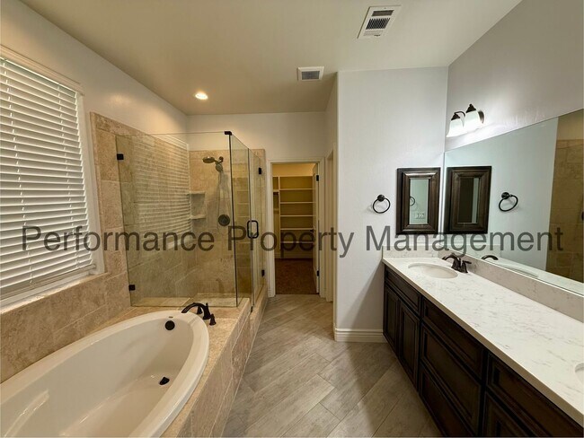 Building Photo - 10400 Garden View Ln