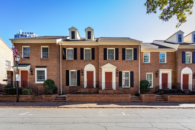 Building Photo - 510 N Poplar St