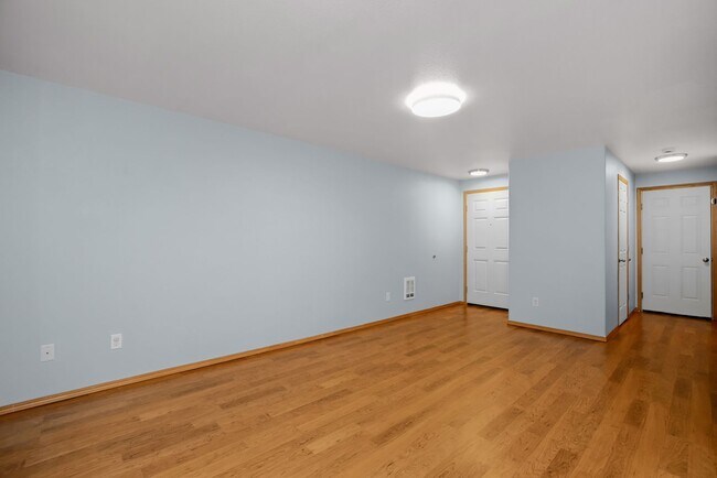 Building Photo - 1124 73rd Dr SE