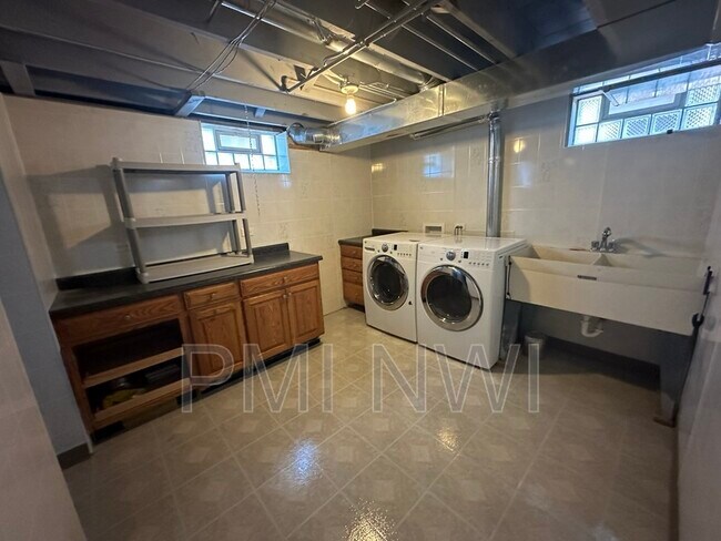 Building Photo - 7959 Beech Ave