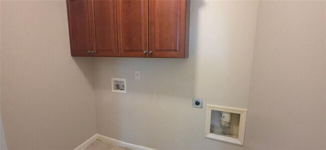 Building Photo - 1593 Park Hollow Ln NE